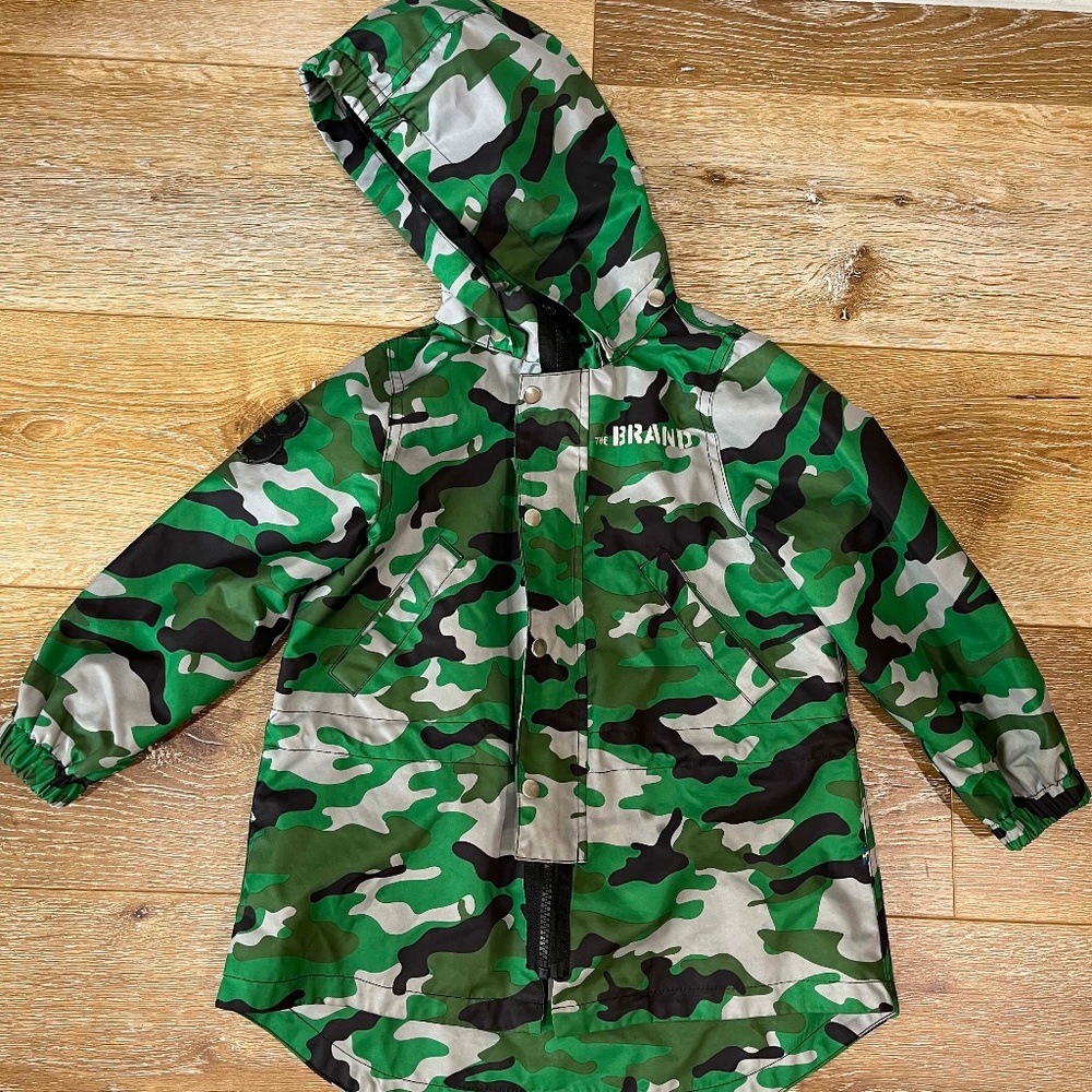Kids Green Camouflage Hooded Raincoat - Lightweight Waterproof Jacket, Size 2-4